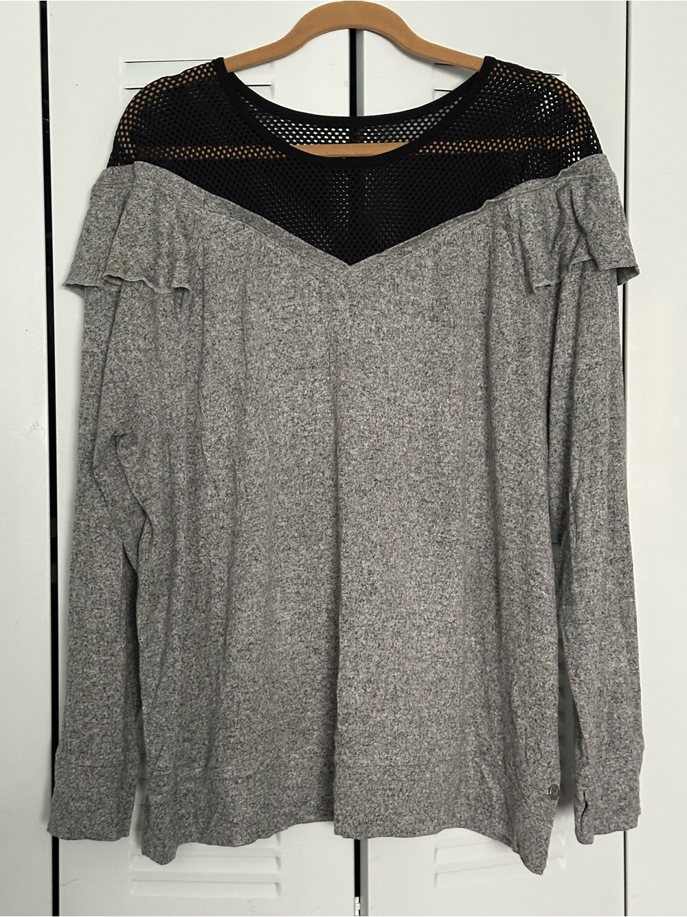 Livi Active Gray Long-Sleeve Top with Black Mesh Yoke